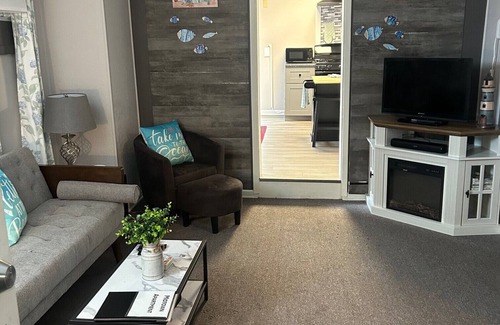 Michigan City Apartamento | Cozy 1-bedroom apartment in quaint Michigan City with WiFi, AC