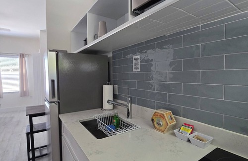 Bodden Town Apartamento | Cozy 1-bedroom apartment in Beach Bay, Bodden Town, Grand Cayman.