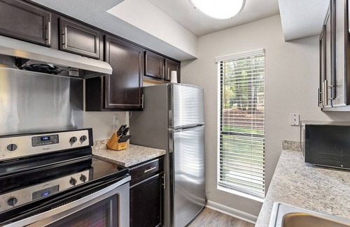Chapel Hill Apartamento | Cozy 1-bedroom apartment with WiFi, gym & TONS of amenities! Here in Chapel Hill