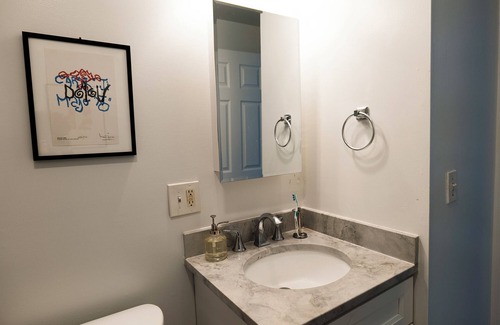 Harsimus Cove Apartamento | Cozy 1-bedroom apartment in brilliant Jersey City with WiFi, AC