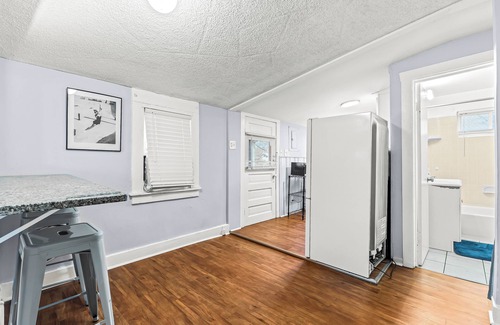 Ferndale Apartamento | Cozy 1-bedroom apartment with WiFi, AC in charming Hazel Park