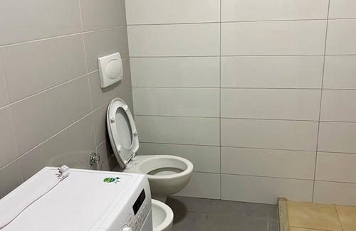 Tirana Apartamento | Cozy 1-bedroom apartment in fabulous Tirana with WiFi, AC