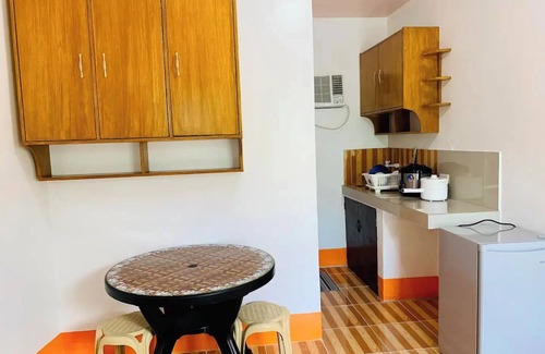 Tawala Apartamento | Cozy 1-bedroom apartment with WiFi, AC with Kitchenette in gorgeous Panglao