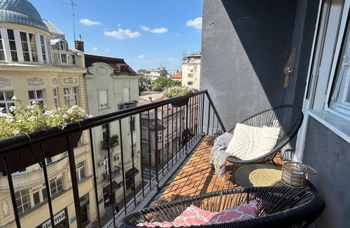 Stari Grad Apartamento | Cozy 1-bedroom apartment with AC, WiFi in charming Beograd