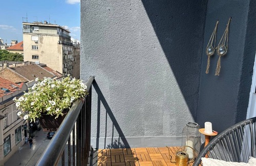Stari Grad Apartamento | Cozy 1-bedroom apartment with AC, WiFi in charming Beograd