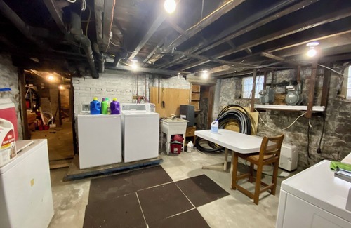 Erie Apartamento | Cozy 1-bedroom apartment in wonderful Erie with WiFi