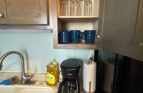 Erie Apartamento | Cozy 1-bedroom apartment in wonderful Erie with WiFi
