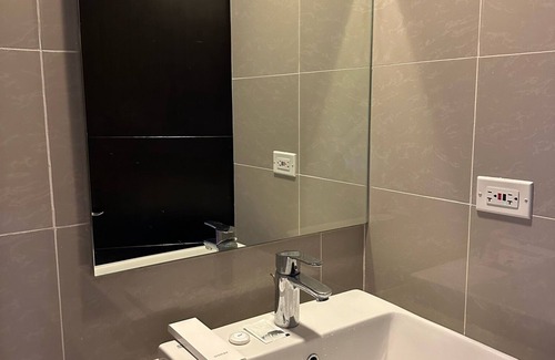 Pinagsama Apartamento | Cozy 1-bedroom apartment in Uptown BGC Taguig