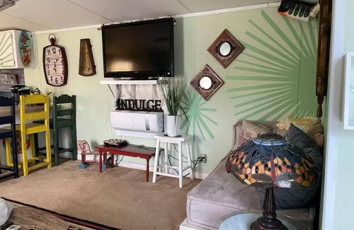 Buxton Apartamento | Cozy 1-bedroom apartment in tranquil Buxton, across from sound,with WiFi, AC