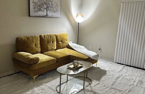 Dallas Apartamento | Cozy 1-bedroom apartment in lovely Dallas with AC, WiFi and family friendly.