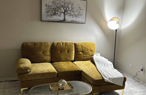 Dallas Apartamento | Cozy 1-bedroom apartment in lovely Dallas with AC, WiFi and family friendly.