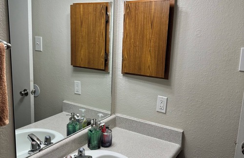 Dallas Apartamento | Cozy 1-bedroom apartment in lovely Dallas with AC, WiFi and family friendly.