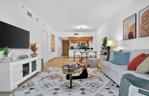Wynwood Art District Condominio | Cozy 1-bedroom Apartment with Stunning Bay View in Miami