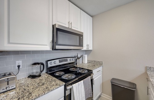 Plano Apartamento | Cozy 1-bedroom apartment in enchanting Plano with WiFi, fitness room
