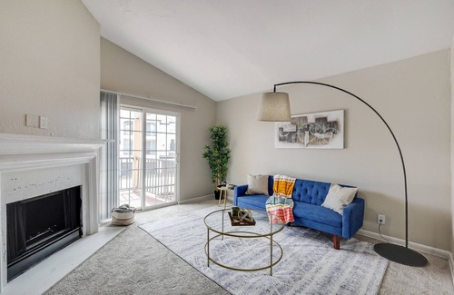 Plano Apartamento | Cozy 1-bedroom apartment in enchanting Plano with WiFi, fitness room