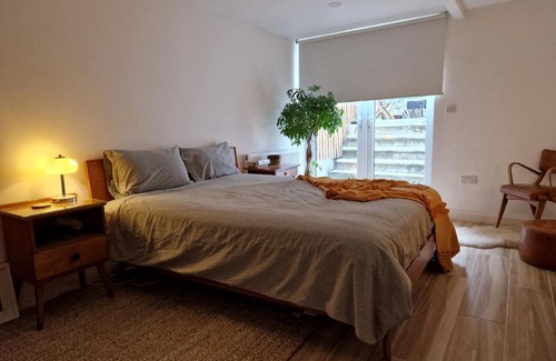 Cazenove Apartamento | Cozy 1 Bedroom Apartment with a patio for BBQs