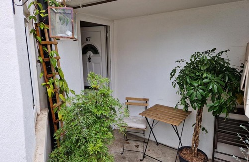 Cazenove Apartamento | Cozy 1 Bedroom Apartment with a patio for BBQs
