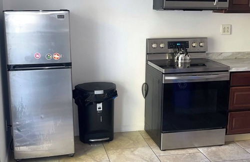 Belleville Casa | Cozy 1-bedroom Apt with WiFi and beautiful backyard view