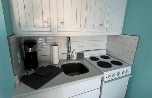 North Beach Condominio | Cozy 1-bedroom condo on North Beach in awesome Corpus Christi with AC, WiFi, etc