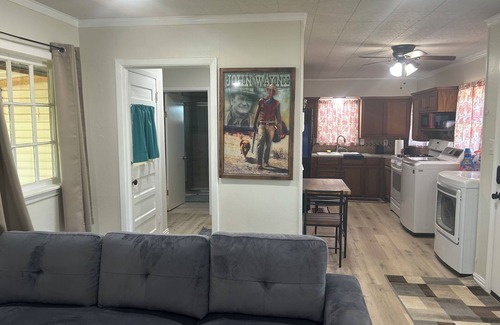 Newark Cabina | Cozy 1-bedroom cabin with AC, WiFi in lovely Eagle mountain Lake,Newark Texas