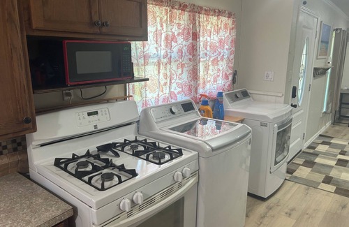 Newark Cabina | Cozy 1-bedroom cabin with AC, WiFi in lovely Eagle mountain Lake,Newark Texas
