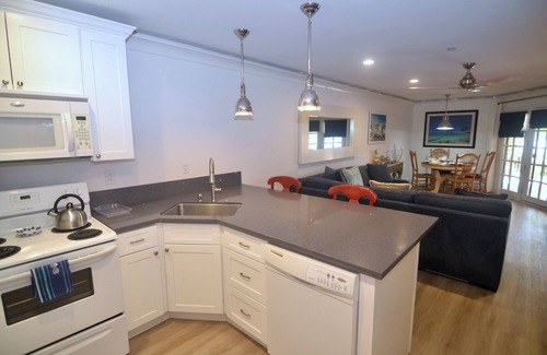 Downtown Palm Springs Condominio | Cozy 1-Bedroom Condo in beautiful Palm Springs with fitness room, AC
