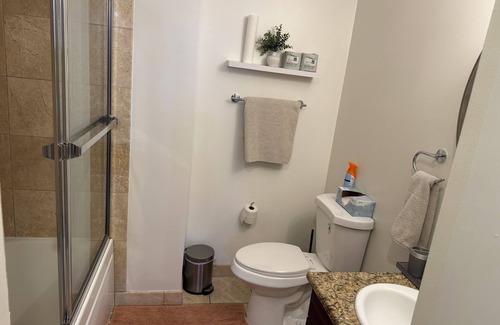 Newbold Condominio | Cozy 1-bedroom condo with AC,fitness room in welcoming Philadelphia/WITH PARKING