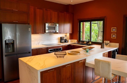 Isla Saboga Condominio | Cozy 1-bedroom condo with Pool, fitness room, WiFi in awesome Saboga