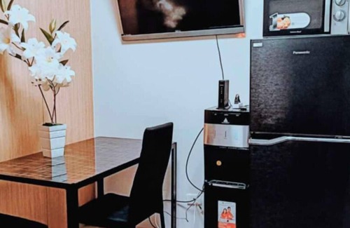 Santo Cristo Condominio | Cozy 1-bedroom condo in terrific Quezon City with AC, WiFi
