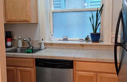 Alphabet Historic District Condominio | Cozy 1-bedroom condo in welcoming Portland with AC, WiFi