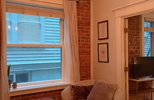 Alphabet Historic District Condominio | Cozy 1-bedroom condo in welcoming Portland with AC, WiFi