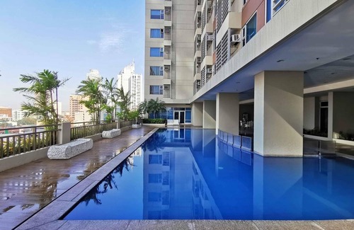 Ermita Condominio | Cozy 1-bedroom condo near UP Manila, US EMBASSY and St. Luke's Medical Center