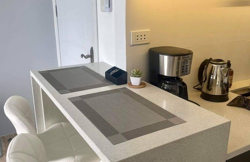 Guadalupe Condominio | Cozy 1-bedroom condo with WiFi, rooftop pool &fitness room in pleasant Cebu City