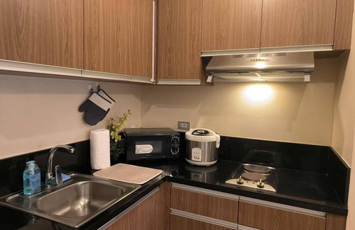 Pasay Condominio | Cozy 1-bedroom condo with sunrise view near the airport & US Embassy