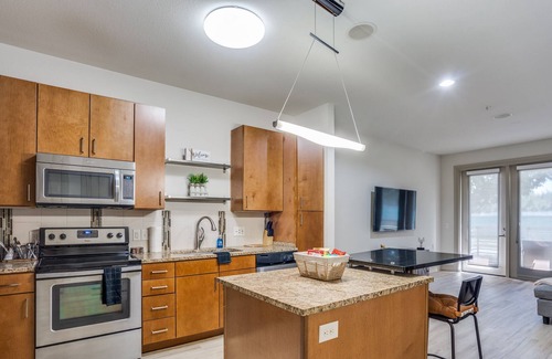 Addison Apartamento | Cozy 1-bedroom Condo with Resort-Style Living