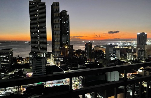 669 Ermita Condominio | Cozy 1-bedroom condo with fitness room and AC in beautiful Manila