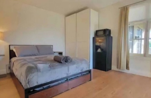 West Covina Casa | Cozy 1-bedroom estate with WiFi, AC in lovely West Covina. Private Entry.