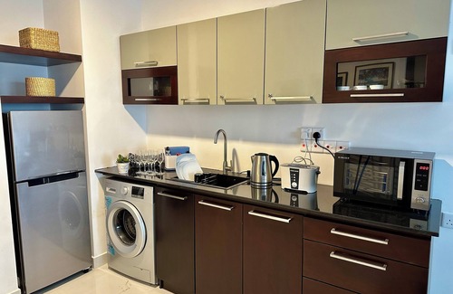 Negombo Apartamento | Cozy 1-bedroom fully furnished apartment in charming Negombo beach road.