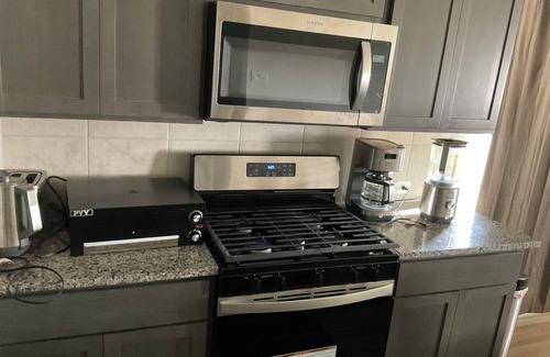 Clodine Casa | Cozy 1-bedroom house with fitness room, WiFi in welcoming Richmond
