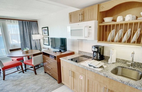 Newport Complejo | Cozy 1-bedroom Inn on Harbor Thames St
