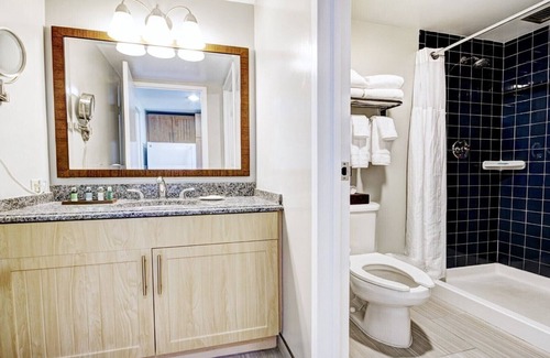 Newport Complejo | Cozy 1-bedroom Inn on Harbor Thames St