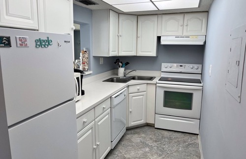 Indian Shores Condominio | Cozy 1-bedroom oceanfront condo in delightful Indian Shores Florida