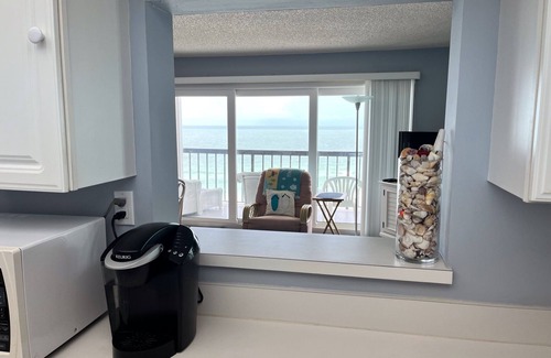 Indian Shores Condominio | Cozy 1-bedroom oceanfront condo in delightful Indian Shores Florida