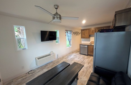 Chattaroy Casa | Cozy 1-bedroom with AC and WiFi in charming Chattaroy