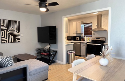 Hanford Apartamento | Cozy 1-Bedroom Retreat with In-Unit Laundry