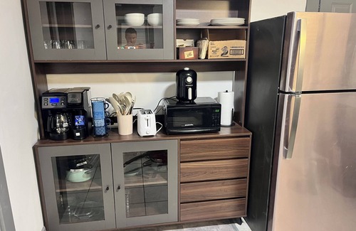 Erie Apartamento | Cozy 1 bedroom apartment near Downtown Erie and lakeshore is walking distance.