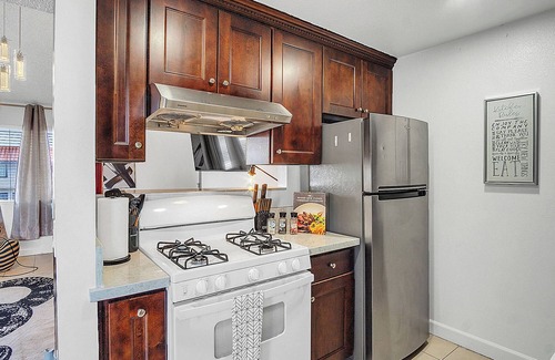 Fountain Valley Cama Y Desayuno | Cozy 1-bedroom in awesome Huntington Beach with AC, WiFi