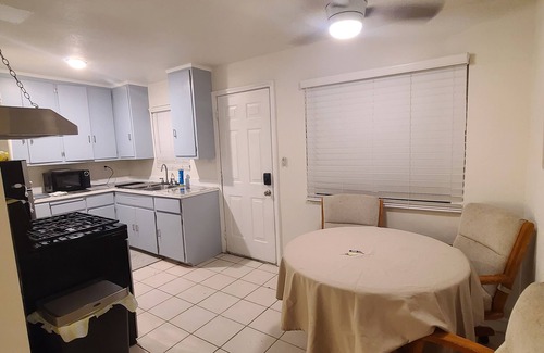 Victorville Casa | Cozy 1-bedroom with queen size bed, couch bed, full kitchen and full bathroom