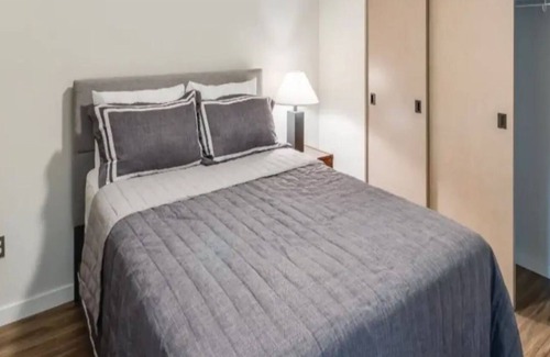 Detroit Apartamento | Cozy 1-bedroom with WiFi and AC in amazing downtown Detroit