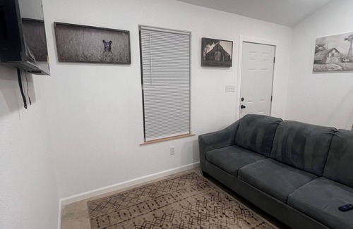 Uvalde Apartamento | Cozy 1-bedroom with WiFi and AC in charming Uvalde